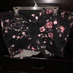 TORRID black floral shorts